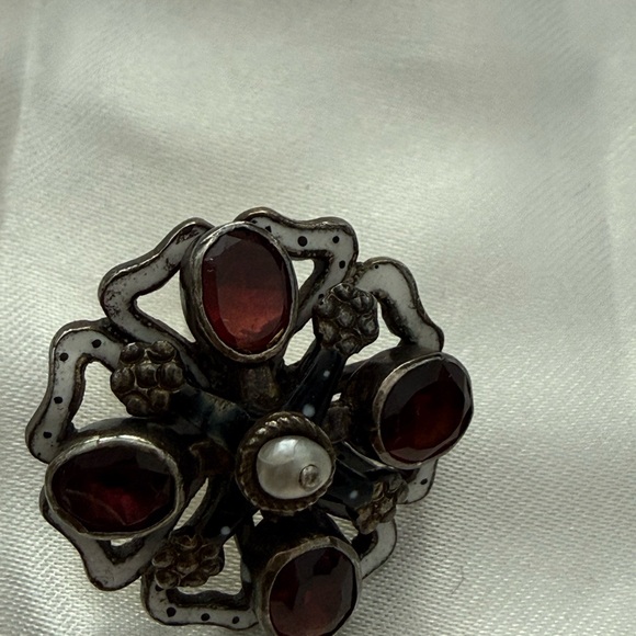 Vintage Floral Garnet Earrings and ring set - Picture 5 of 7